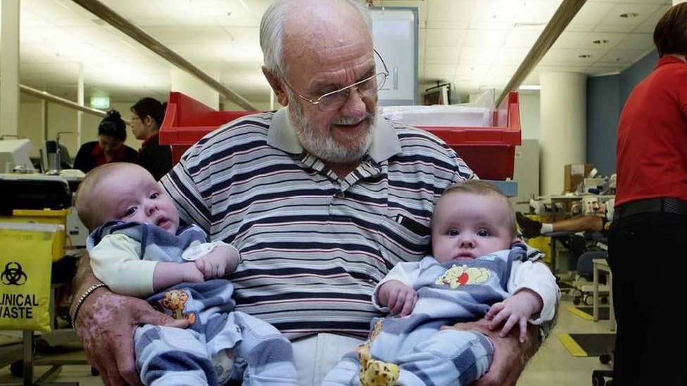 O homem que salvou a vida de mais de 2 milhões de bebês